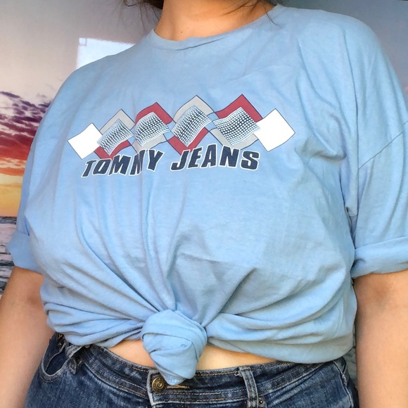 ❄️“Tommy Jeans” Tee❄️ - Picture 4 of 6